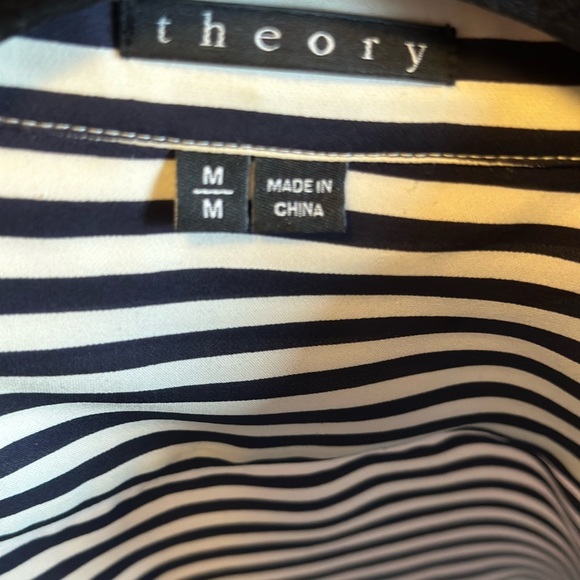 Theory size M button up blouse - Picture 3 of 4